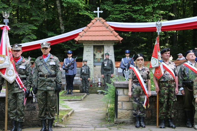 kapliczka na Polanie Wykusowej 